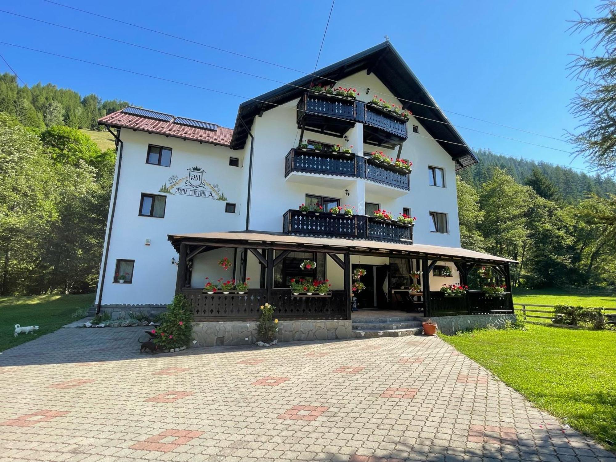 Regina Muntilor A Hotel Moeciu De Sus Exterior photo